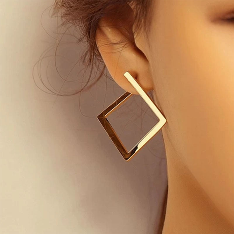 2025 Retro Minimalist Square Earrings Irregular Stud Earrings New Exaggerated Cold Wind Fashion Earring for Women Opening Accessories