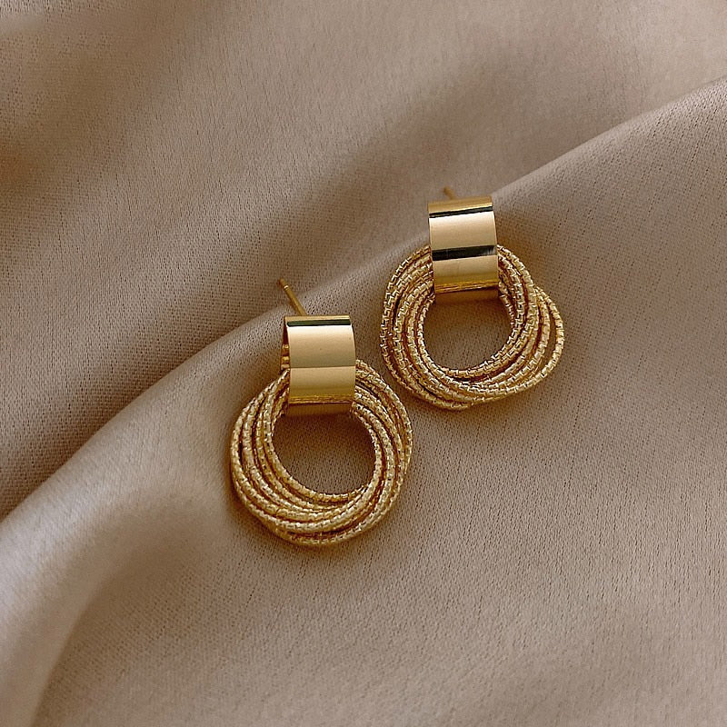 2025 Retro Minimalist Square Earrings Irregular Stud Earrings New Exaggerated Cold Wind Fashion Earring for Women Opening Accessories